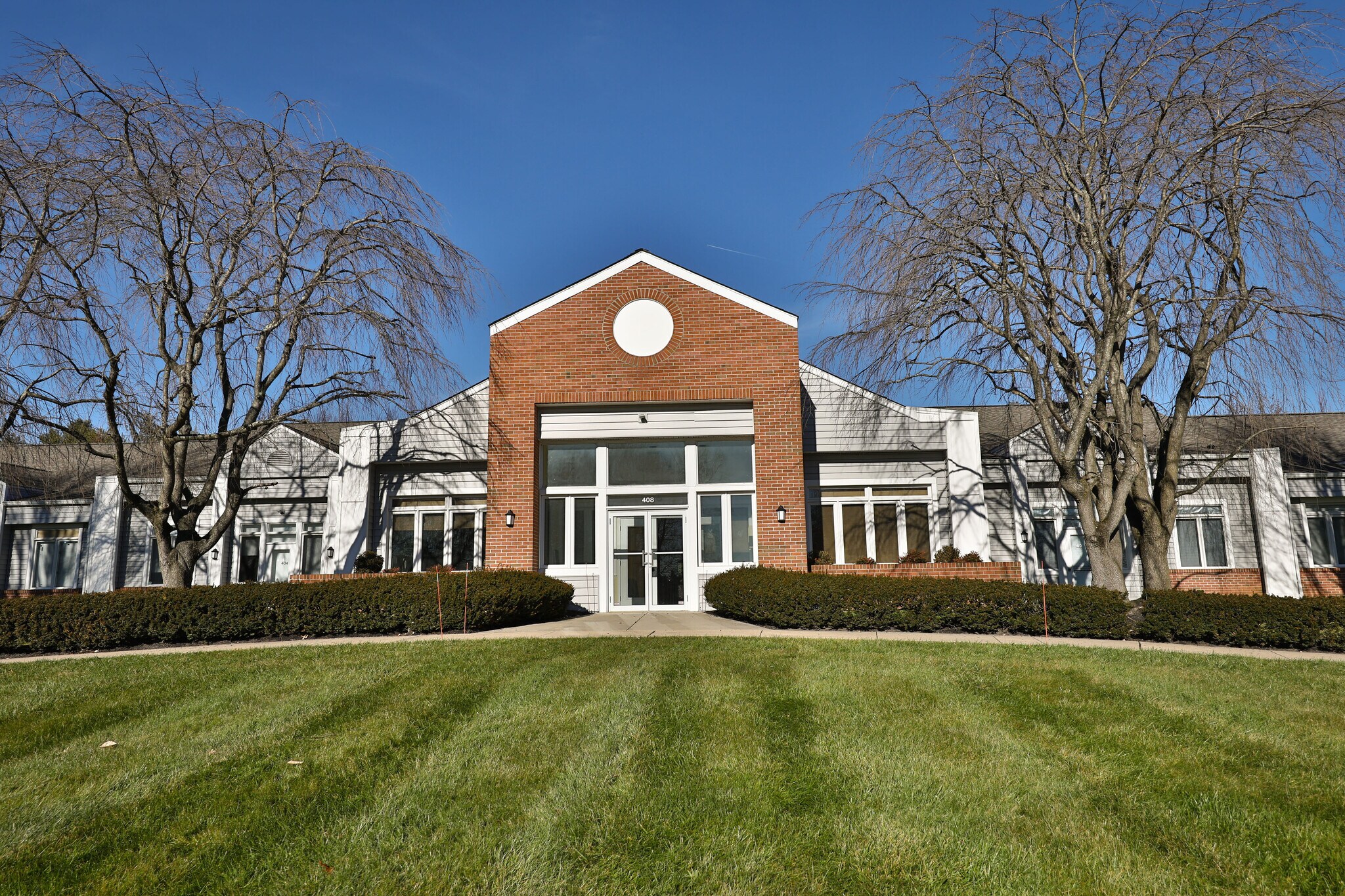 408 Executive Dr, Langhorne, PA à louer Photo de l’immeuble– Image 1 sur 15