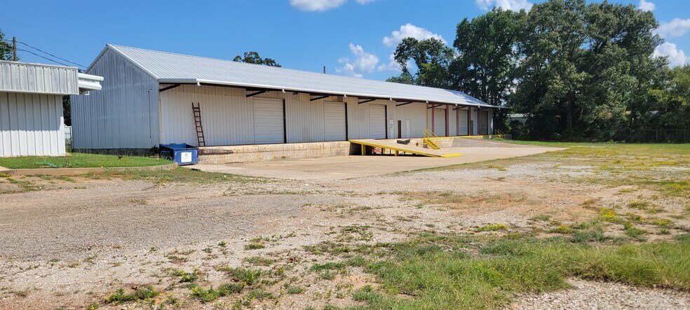 2820 E Marshall Ave, Longview, TX à louer - Photo de l’immeuble – Image 3 sur 23