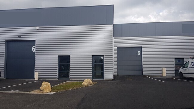 Plus de détails pour 18 Avenue Maréchal De Lattre De Tassigny, Villenave-d'Ornon - Local d'activités à louer