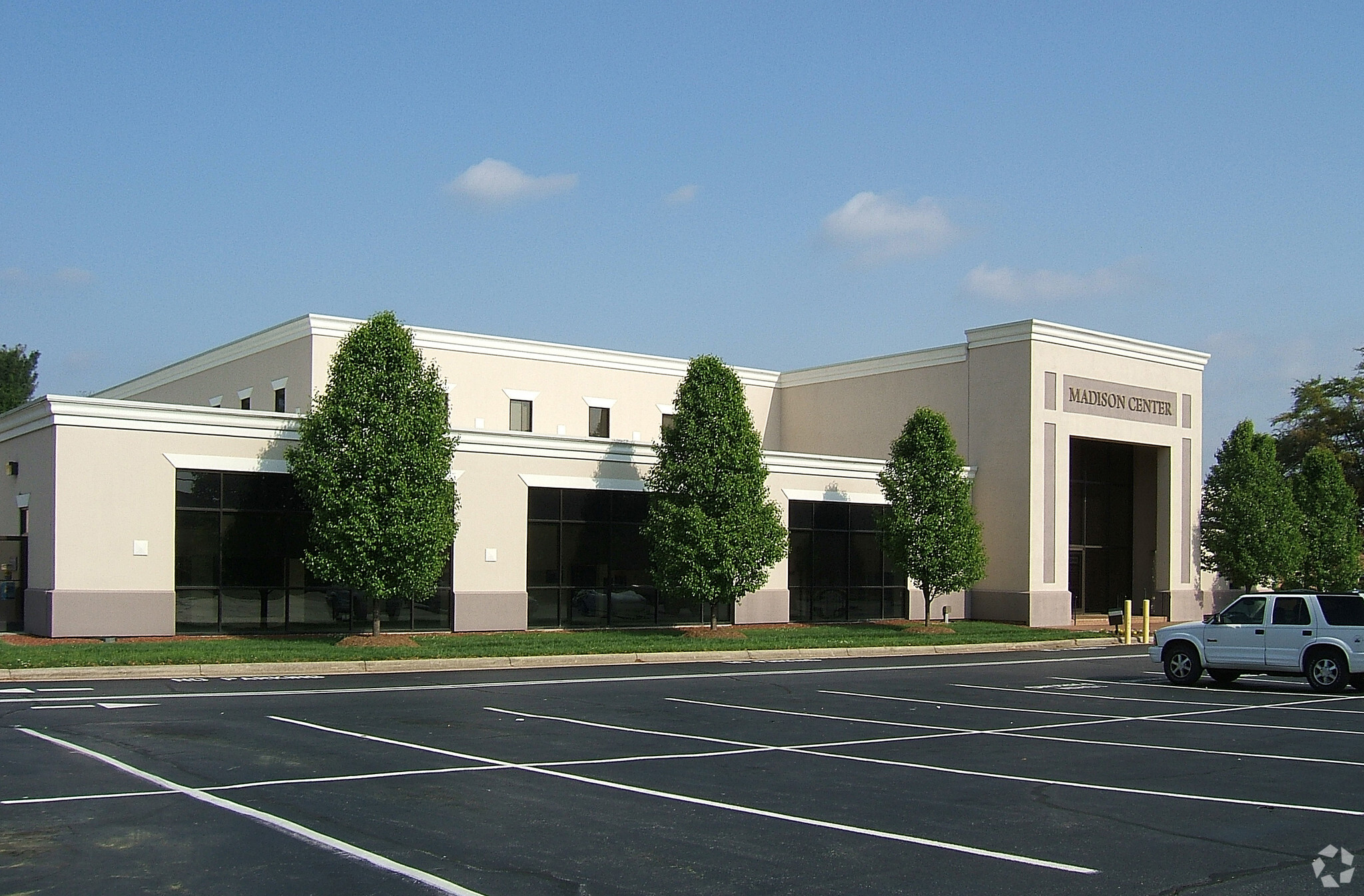 302 Highway St, Madison, NC à louer Photo principale– Image 1 sur 3