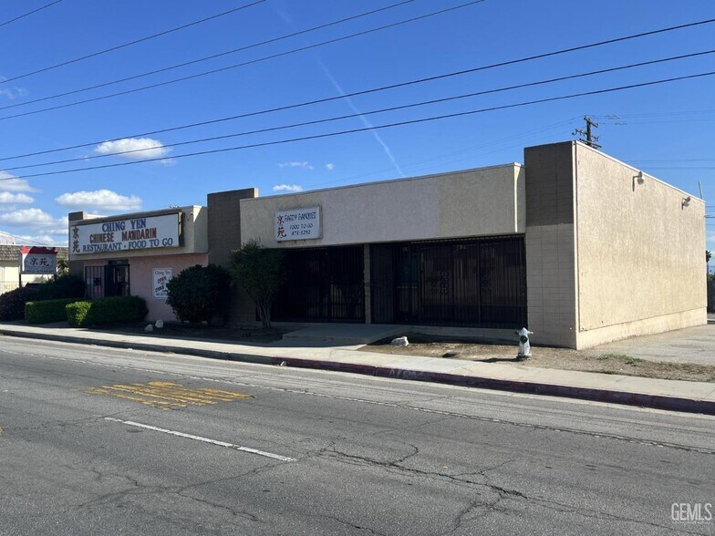 1207 Columbus St, Bakersfield, CA à vendre - Photo de l’immeuble – Image 2 sur 8