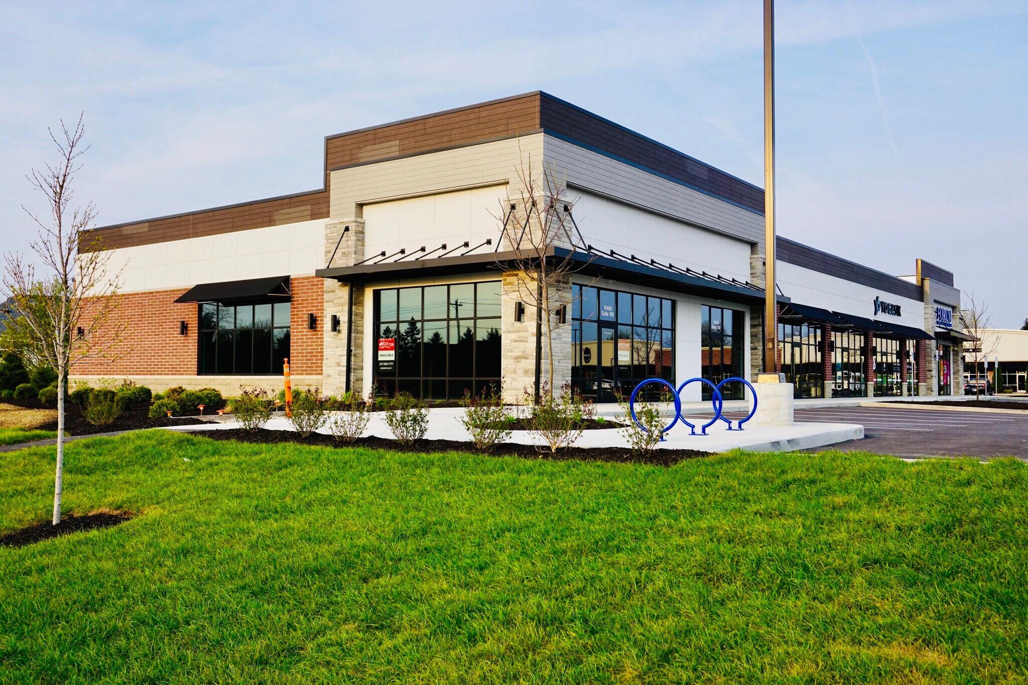 10470 Olio Rd, Fortville, IN à louer Photo de l’immeuble– Image 1 sur 18