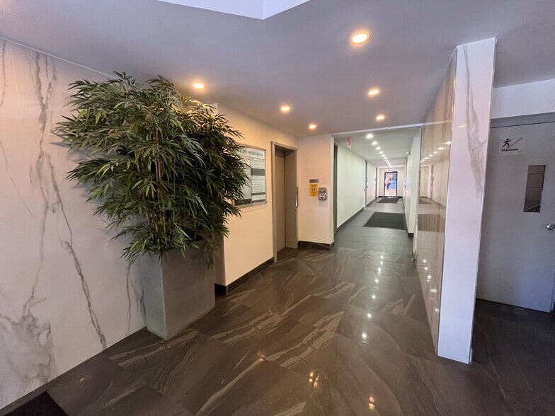 333 E Shore Rd, Manhasset, NY à louer - Photo intérieure – Image 3 sur 4