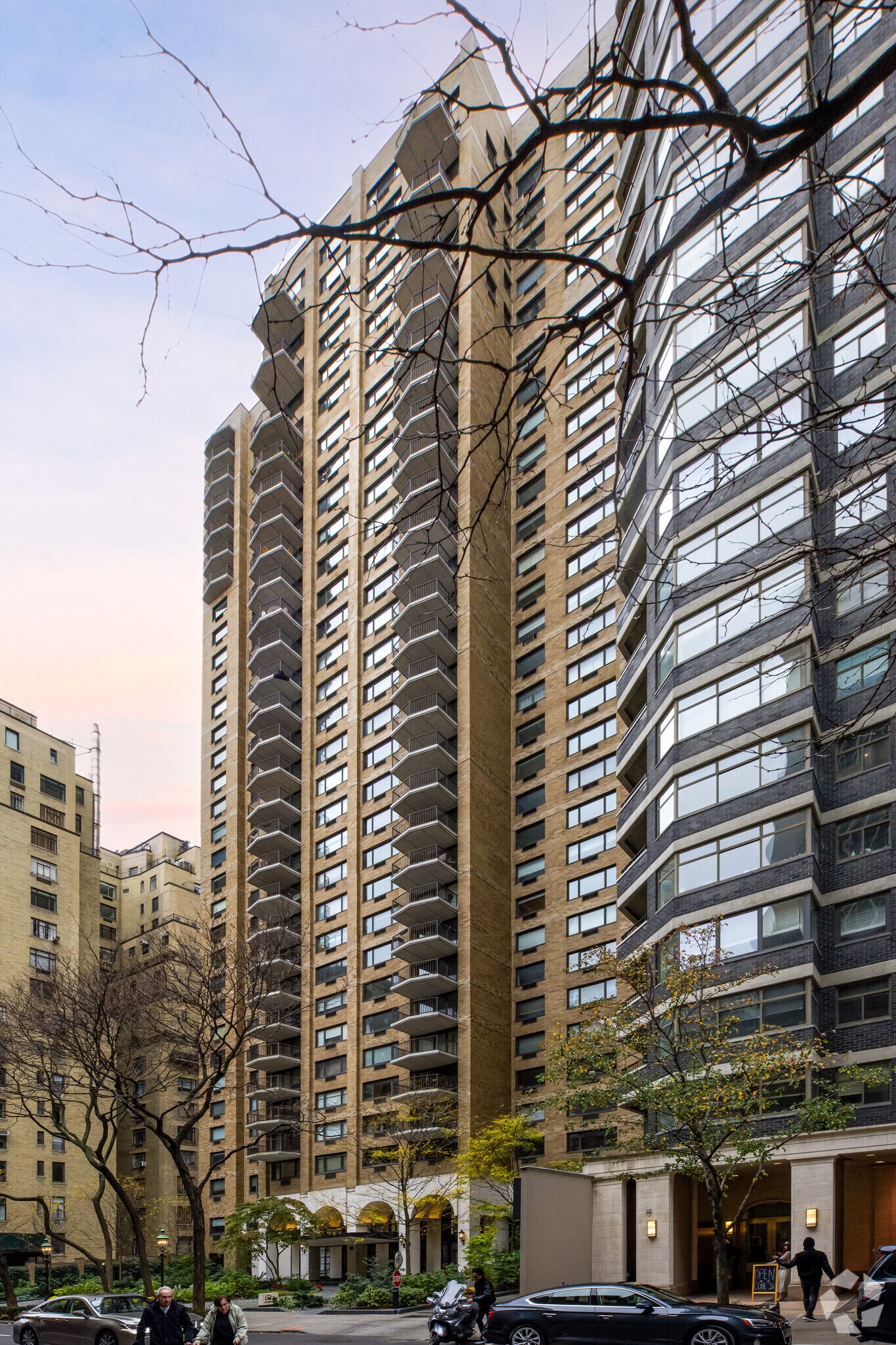 10 W 66th St, New York, NY à louer Photo principale– Image 1 sur 15