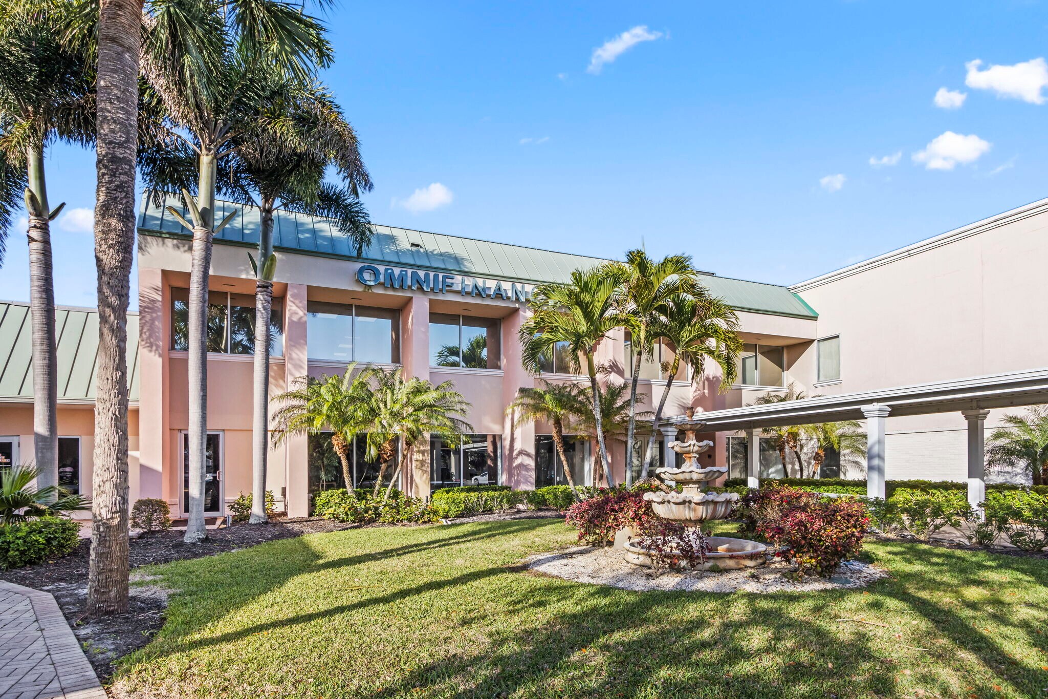 2300 5th Ave, Vero Beach, FL à louer Photo de l’immeuble– Image 1 sur 7