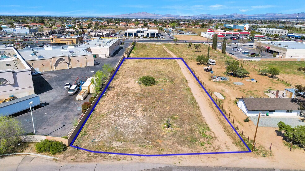 Orange St, Hesperia, CA à vendre - Photo de l’immeuble – Image 1 sur 5