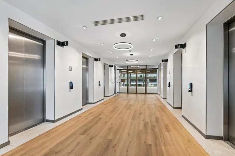 Bureau dans Saint-Ouen-sur-Seine à louer - Photo de l’immeuble – Image 3 sur 35