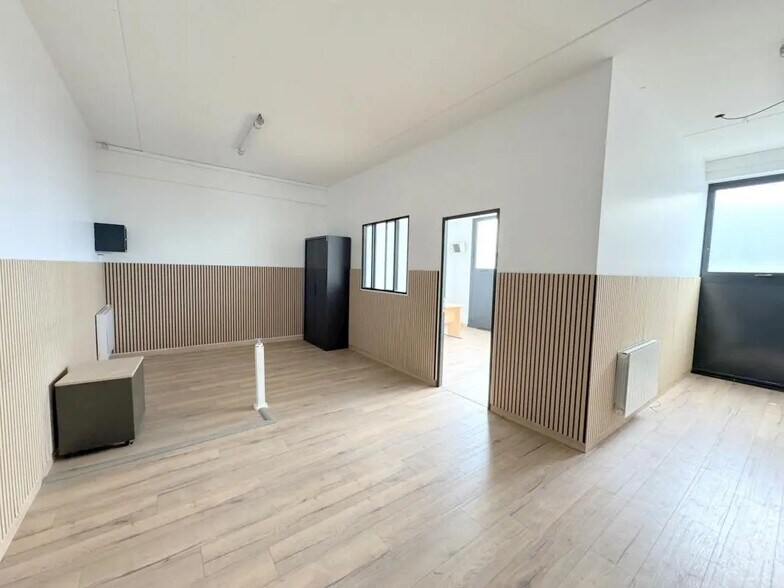 Local d’activités dans Herblay-sur-Seine à louer - Photo de l’immeuble – Image 3 sur 14