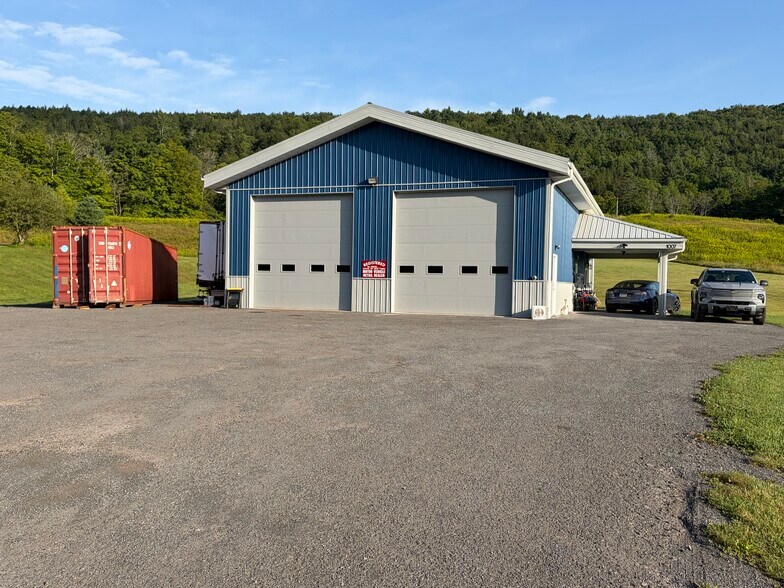 1007 NY-990V, Gilboa, NY à vendre - Photo de l’immeuble – Image 1 sur 17