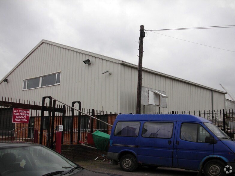 39-41 Markfield Rd, Londres à louer - Photo de l’immeuble – Image 2 sur 8