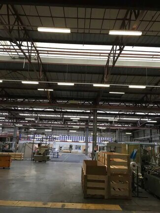 Plus de détails pour 15 Avenue Eugène Gazeau, Senlis - Bureau, Local d'activités à louer