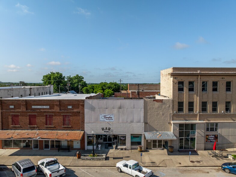 106 E Elm St, Hillsboro, TX à vendre - Photo de l’immeuble – Image 3 sur 38