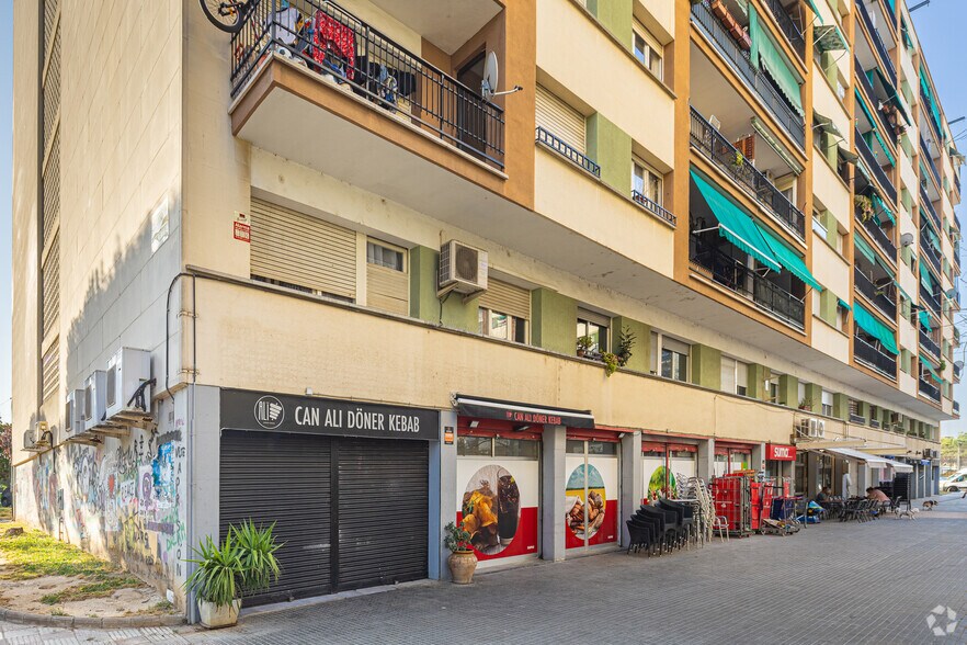 Immeuble residentiel dans Rubí, Barcelona à vendre - Photo de l’immeuble – Image 2 sur 3