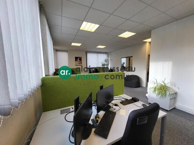 Plus de détails pour Bureau à louer