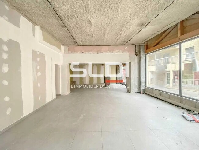 Plus de détails pour Local commercial à louer