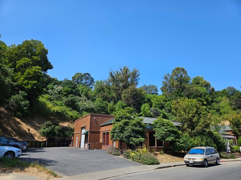 15 Woodland Ave, San Rafael, CA à vendre - Photo de l’immeuble – Image 3 sur 12