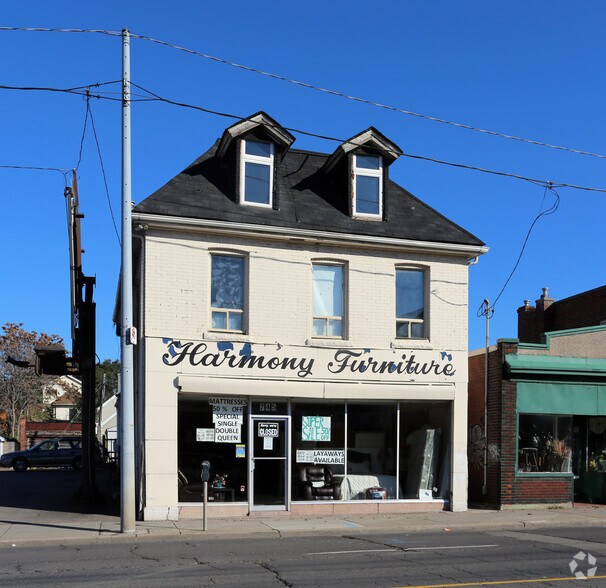 745 Barton St E, Hamilton, ON à vendre - Photo principale – Image 1 sur 14