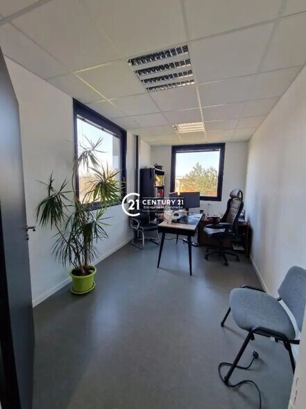 Bureau dans Colombelles à louer - Photo intérieure – Image 1 sur 2