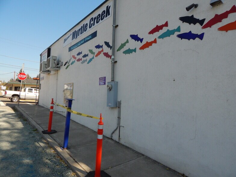 236 N Main St, Myrtle Creek, OR à vendre - Photo de l’immeuble – Image 2 sur 8