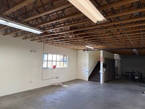 5 Harris Ct, Monterey, CA à louer Photo intérieure– Image 1 sur 5