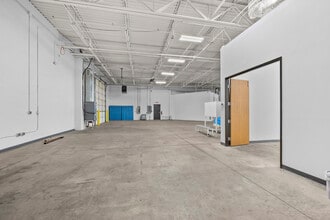 44099 Plymouth Oaks Blvd, Plymouth, MI à louer Photo intérieure– Image 2 sur 5