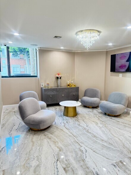 435 N Roxbury Dr, Beverly Hills, CA à louer - Hall d’entrée – Image 2 sur 10