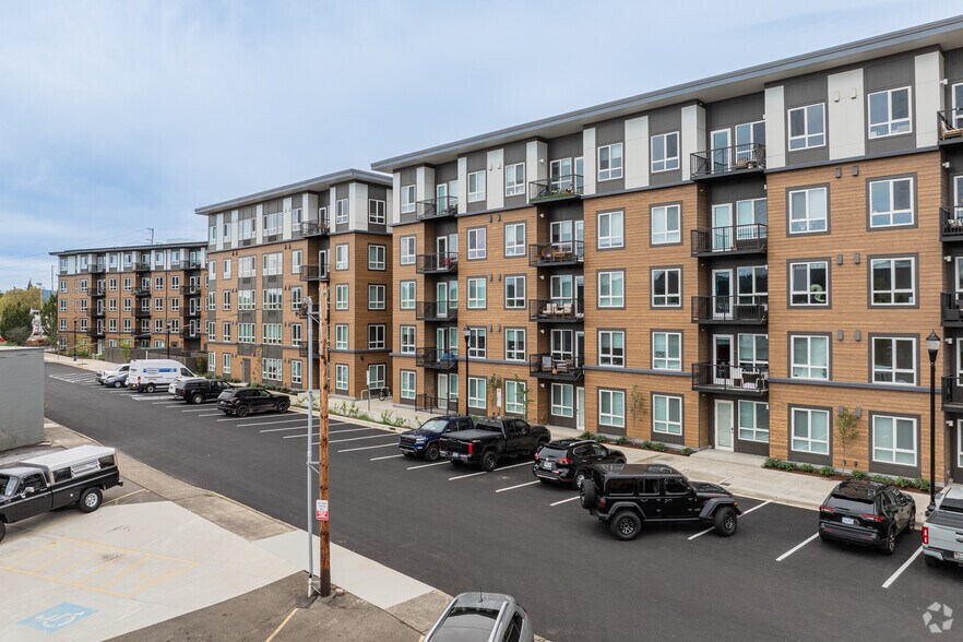 12230 SW Broadway St, Beaverton, OR à louer - Photo de l’immeuble – Image 2 sur 11