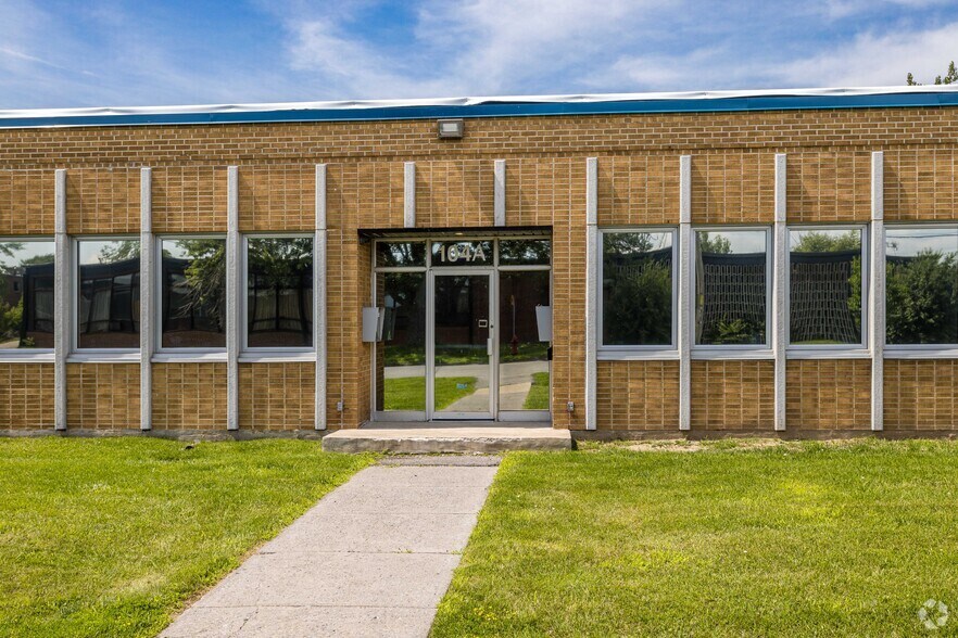 104 Av Gun, Pointe-claire, QC à vendre - Photo de l’immeuble – Image 2 sur 4