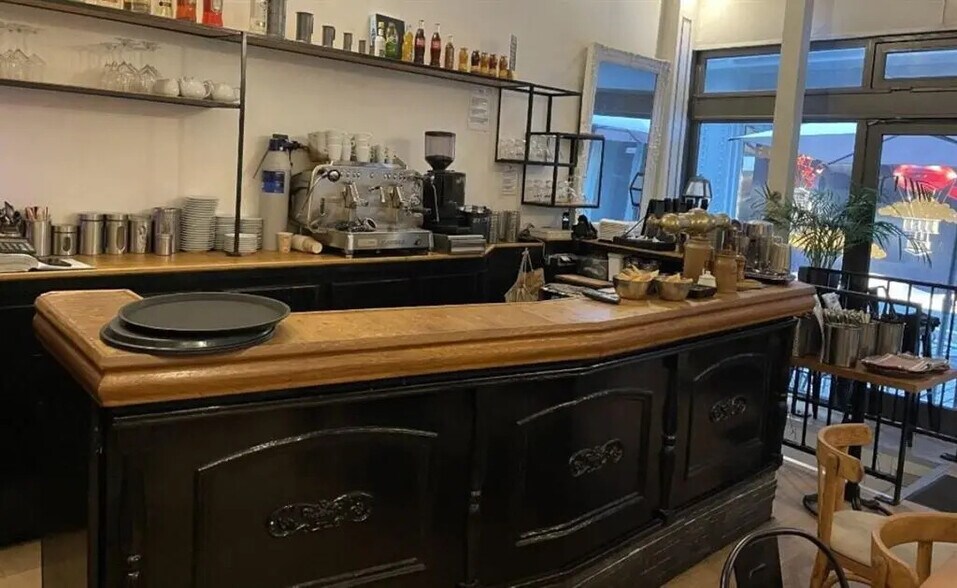 Local commercial dans Paris à louer - Photo intérieure – Image 2 sur 3