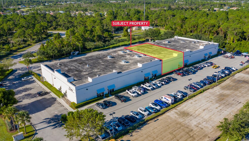 679 NW Enterprise Dr, Port Saint Lucie, FL à vendre - Photo de l’immeuble – Image 2 sur 11