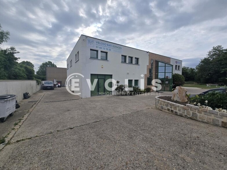 Bureau dans Gometz Le Chatel à louer - Photo de l’immeuble – Image 1 sur 6