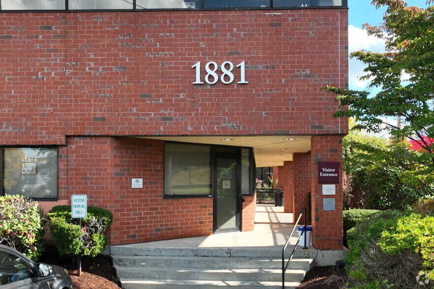 1881 Worcester Rd, Framingham, MA à louer - Photo de l’immeuble – Image 3 sur 4