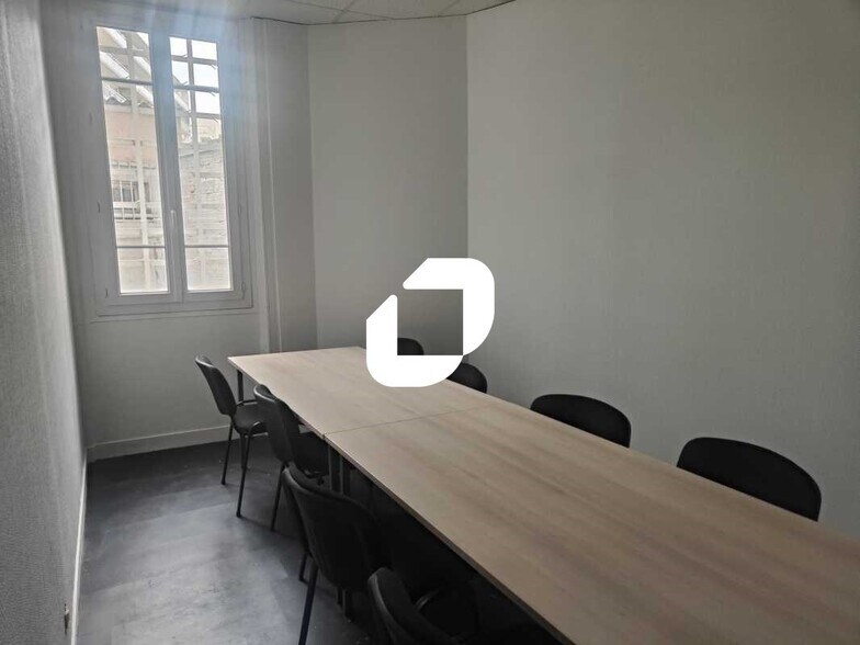 Bureau dans Clichy à louer - Photo intérieure – Image 2 sur 6