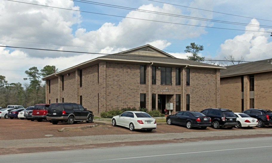 100 Commercial Cir, Conroe, TX à louer Photo de l’immeuble– Image 1 sur 6