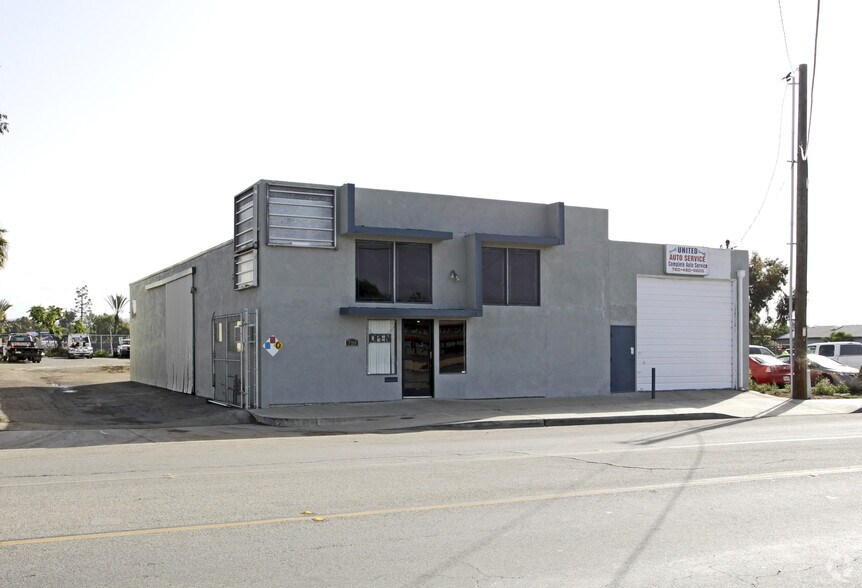 710 Rock Springs Rd, Escondido, CA à louer - Photo de l’immeuble – Image 2 sur 2