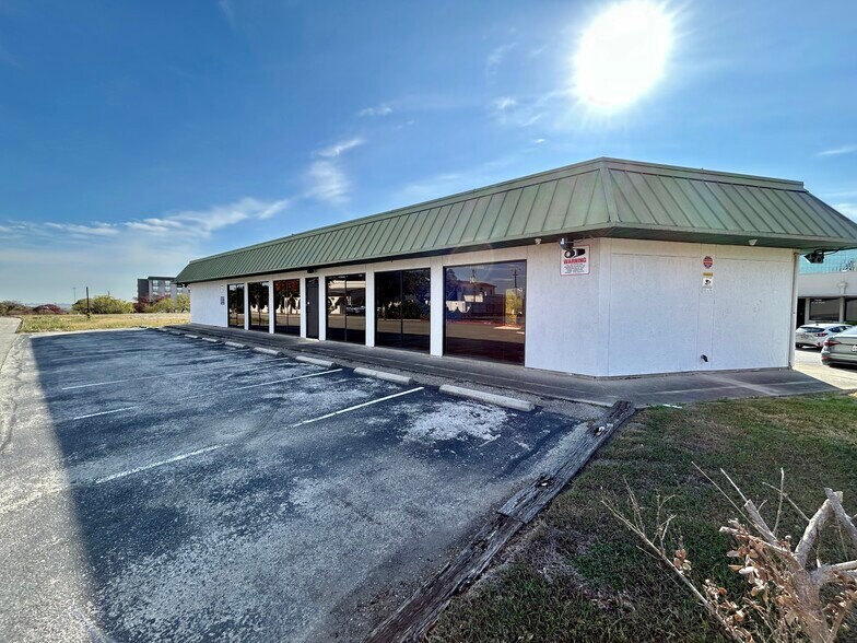 3434 Cherry Ridge St, San Antonio, TX à vendre - Photo de l’immeuble – Image 2 sur 8