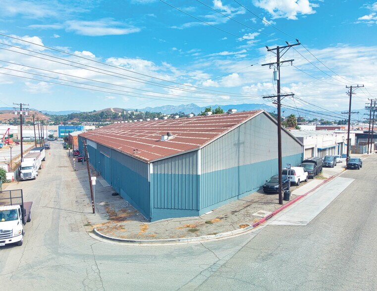 1520 N Ditman Ave, Los Angeles, CA à louer - Photo de l’immeuble – Image 2 sur 8