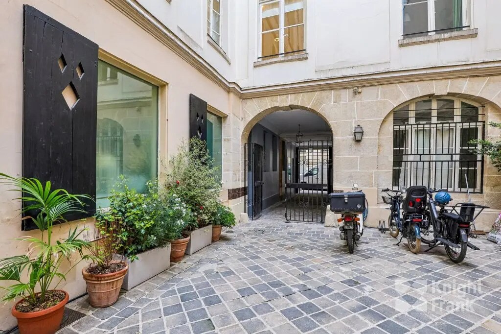 10 Rue Des Moulins, Paris à louer Photo de l’immeuble– Image 1 sur 10