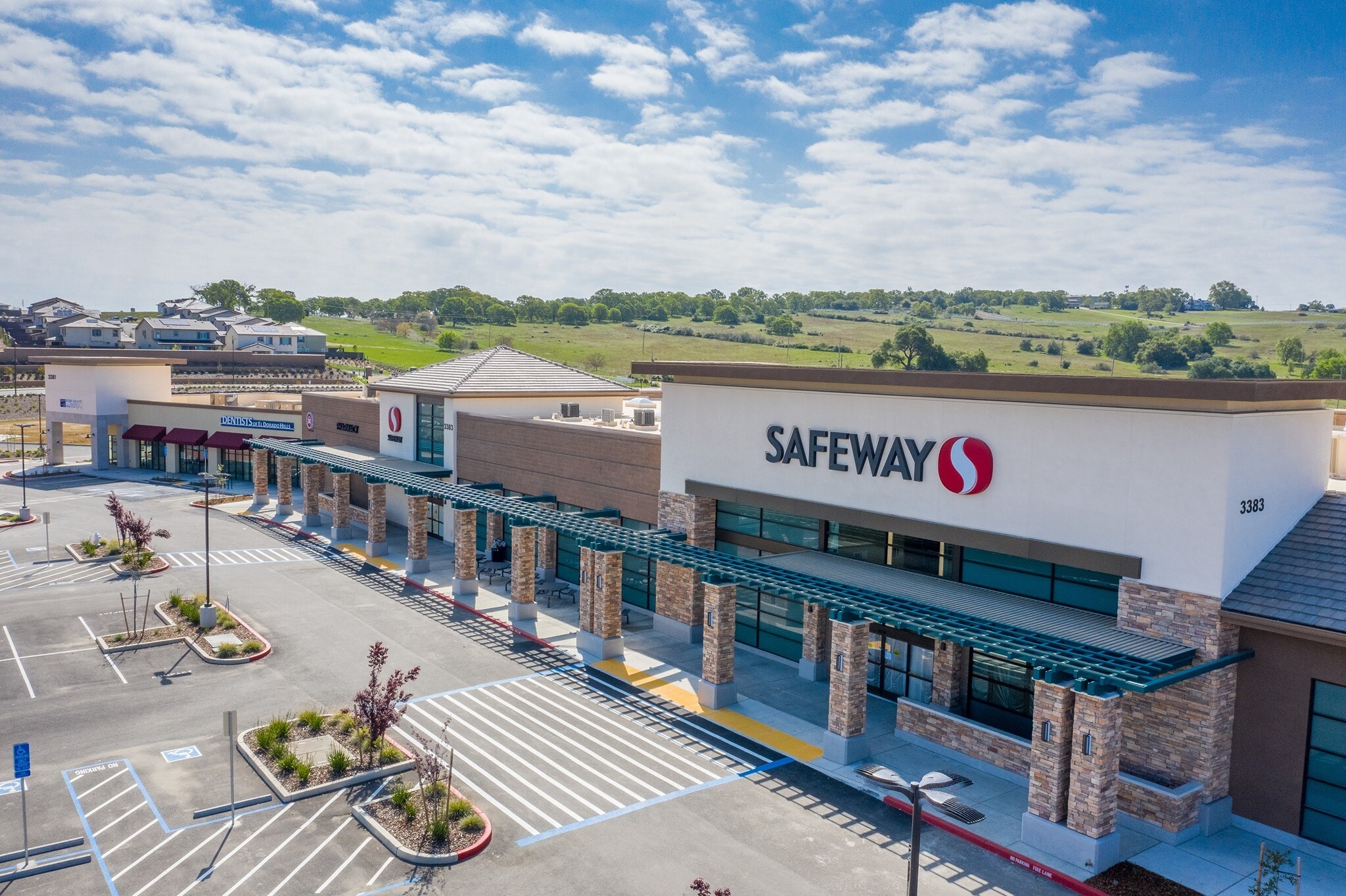 Sienna Ridge Dr, El Dorado Hills, CA à louer Photo de l’immeuble– Image 1 sur 1