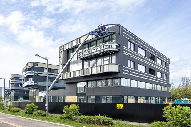 Plus de détails pour 157-217 Allée Des Frènes, Limonest - Bureau à vendre