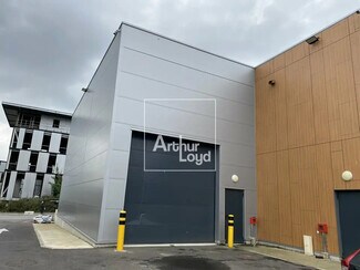 Plus de détails pour Local d'activités à louer