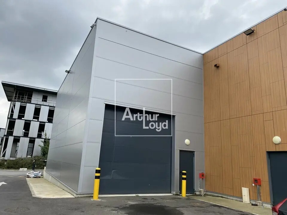 Local d’activités dans Grigny à louer Photo de l’immeuble– Image 1 sur 10