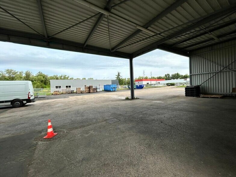 Local d'activités dans Chalon-sur-Saône à vendre - Photo de l’immeuble – Image 3 sur 4