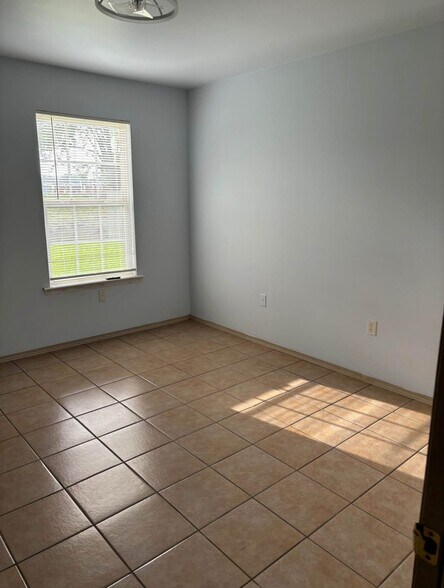 1015 S Glenwood Ave, Russellville, AR à vendre - Photo intérieure – Image 3 sur 6