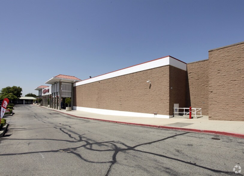 775 E Foothill Blvd, Pomona, CA à louer - Photo de l’immeuble – Image 2 sur 2
