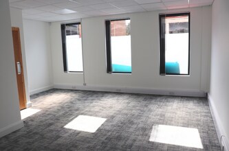 20-21 Arcadia Ave, Londres à louer Photo intérieure– Image 2 sur 3