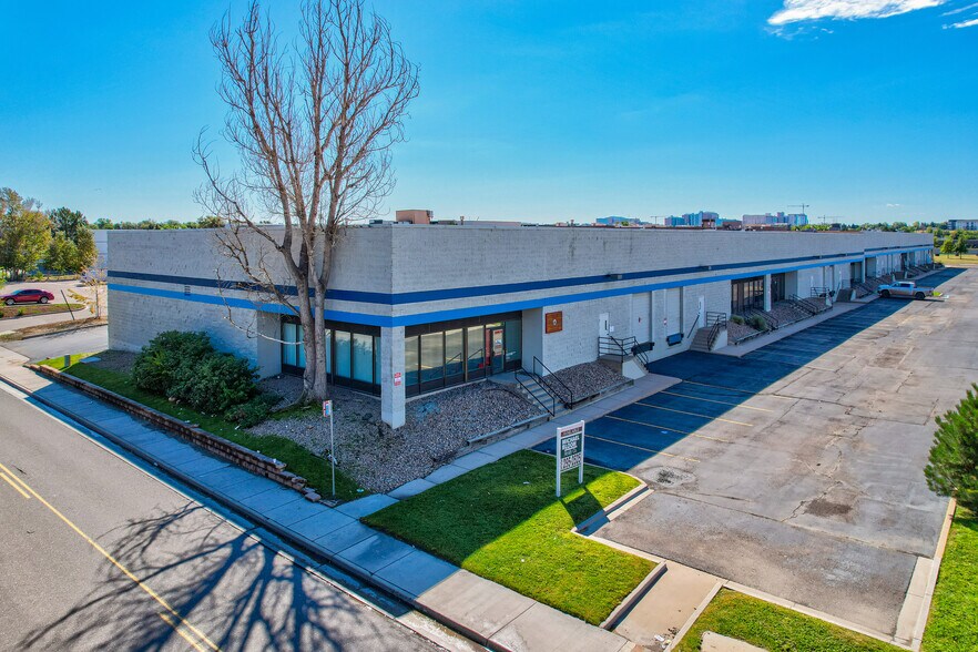 3250 Oakland St, Aurora, CO à louer - Photo de l’immeuble – Image 2 sur 16