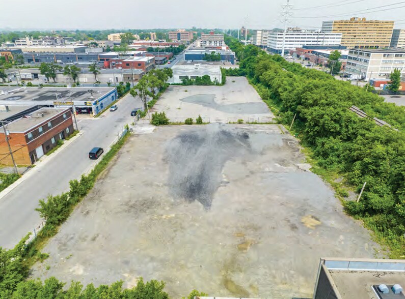Rue de Port-Royal Ouest, Montréal, QC à vendre - Photo de l’immeuble – Image 2 sur 4