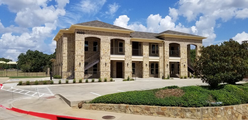 4600 Park Springs Blvd, Arlington, TX à louer - Photo de l’immeuble – Image 1 sur 8