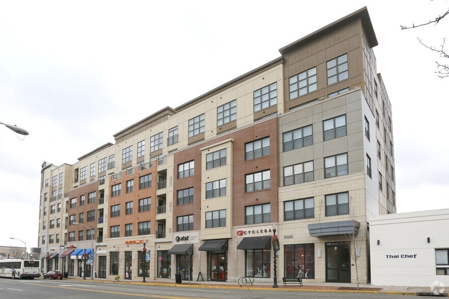 638 Bloomfield Ave, Montclair, NJ à louer - Photo de l’immeuble – Image 3 sur 3